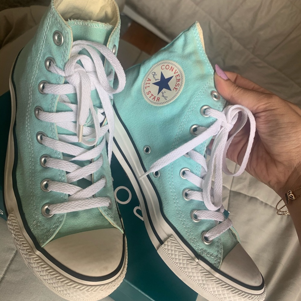 Selling my converse all star!!